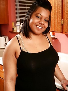 Lexi - Strapon Ebony - Atk Exotic