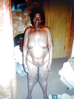 Ebony Flashing Tits Pictures