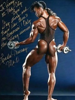 Bodybuilder Girls Ebony Ballbusting